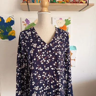 Blouse manche longue fleuris taille M